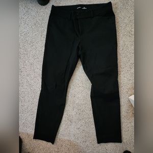 OLD NAVY MID RISE PIXIE PANTS